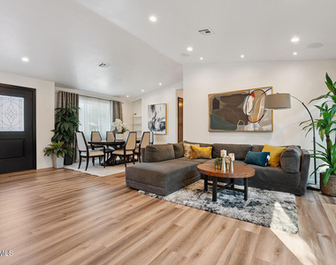 17 Sherwood Drive - Photo Thumbnail 5