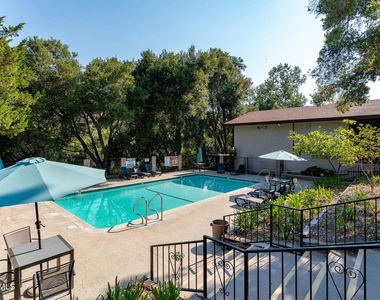 17 Sherwood Drive - Photo Thumbnail 47