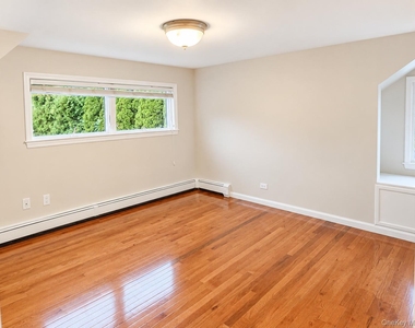 37 Harding Avenue - Photo Thumbnail 13