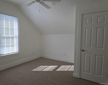 291 Main Street - Photo Thumbnail 3