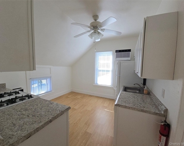 291 Main Street - Photo Thumbnail 2