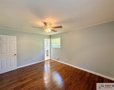 44 Drake Road - Photo Thumbnail 13