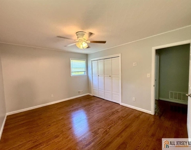 44 Drake Road - Photo Thumbnail 14