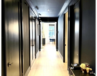 100 Barclay Street - Photo Thumbnail 3