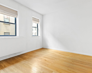 186 W 80th Street - Photo Thumbnail 3