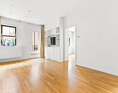 186 W 80th Street - Photo Thumbnail 1