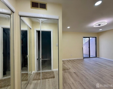 1502 Bromley Estates - Photo Thumbnail 8