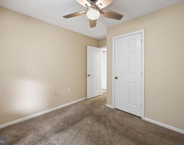 8909 Sugarwood Lane - Photo Thumbnail 19