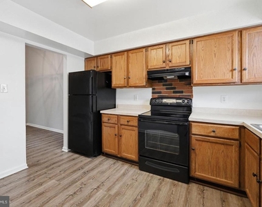 8909 Sugarwood Lane - Photo Thumbnail 2