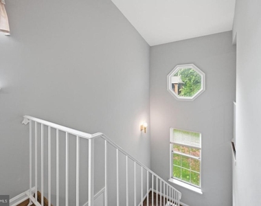 8909 Sugarwood Lane - Photo Thumbnail 7
