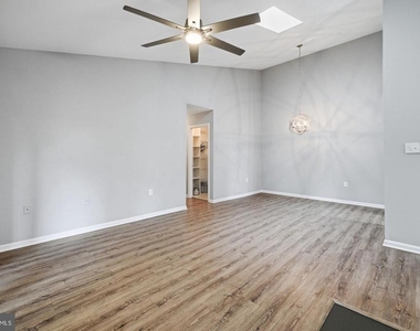 8909 Sugarwood Lane - Photo Thumbnail 9