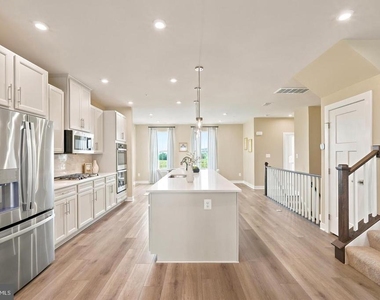 24274 Thurso Square - Photo Thumbnail 2