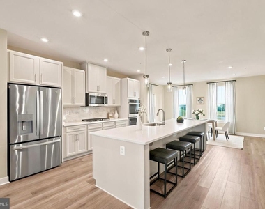 24274 Thurso Square - Photo Thumbnail 3