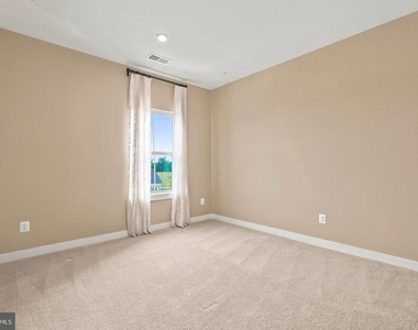 24274 Thurso Square - Photo Thumbnail 58