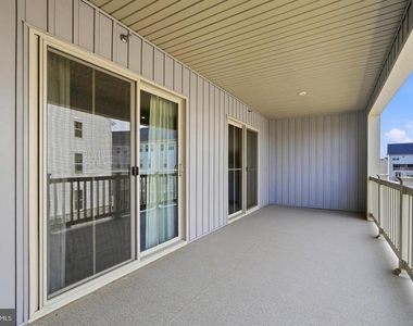 24274 Thurso Square - Photo Thumbnail 13