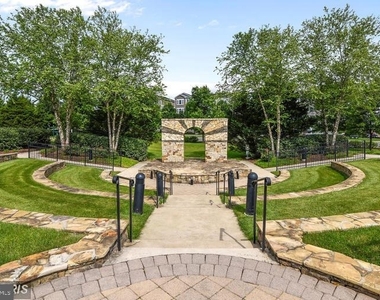 24704 Clock Tower Square - Photo Thumbnail 54