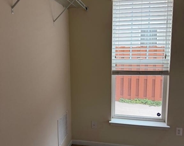 43357 Hominy Terrace - Photo Thumbnail 11