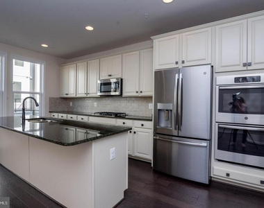 4931 Trail Vista Lane - Photo Thumbnail 4