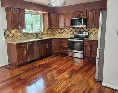 5722 Belcher Farm Drive - Photo Thumbnail 2