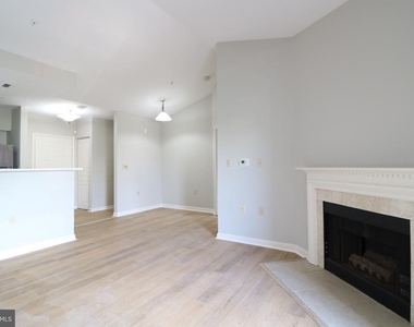 2204 Westcourt Lane - Photo Thumbnail 5