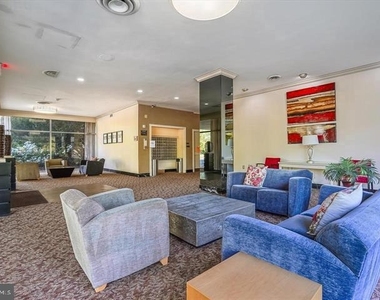 6641 E Wakefield Drive - Photo Thumbnail 1