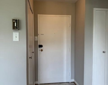 6641 E Wakefield Drive - Photo Thumbnail 5