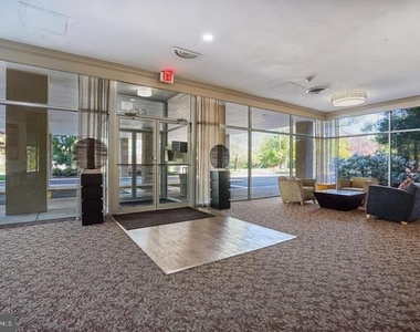 6641 E Wakefield Drive - Photo Thumbnail 2