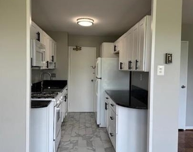 6641 E Wakefield Drive - Photo Thumbnail 8