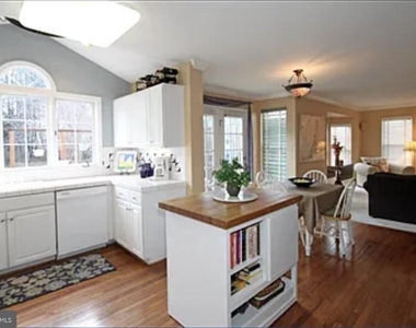 6503 Susan Barkley Court - Photo Thumbnail 10