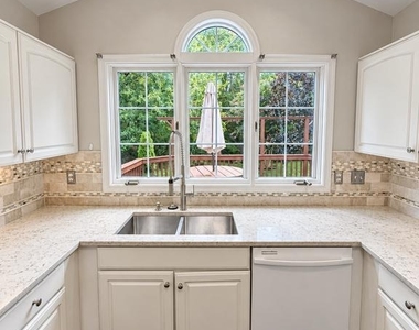 6503 Susan Barkley Court - Photo Thumbnail 9