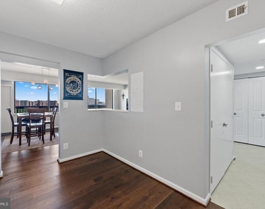 3713 S George Mason Drive - Photo Thumbnail 8