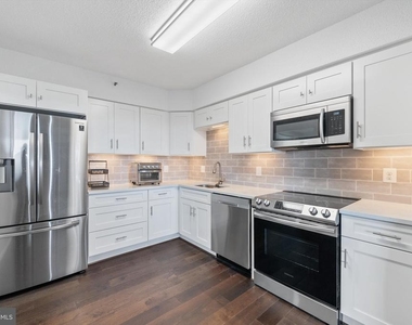 3713 S George Mason Drive - Photo Thumbnail 6