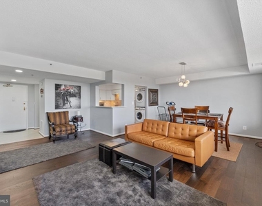 3713 S George Mason Drive - Photo Thumbnail 1