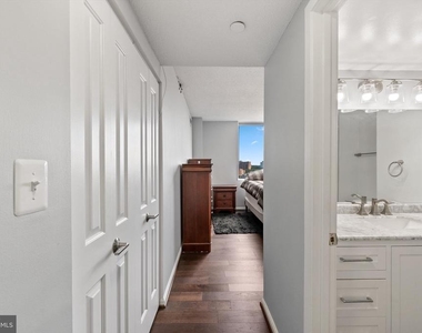 3713 S George Mason Drive - Photo Thumbnail 21