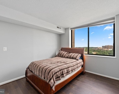 3713 S George Mason Drive - Photo Thumbnail 12