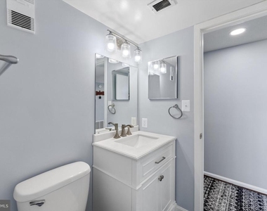 3713 S George Mason Drive - Photo Thumbnail 11