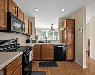 5668 Gosling Drive - Photo Thumbnail 11
