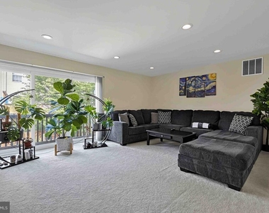 5668 Gosling Drive - Photo Thumbnail 18