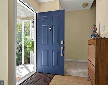 5668 Gosling Drive - Photo Thumbnail 6