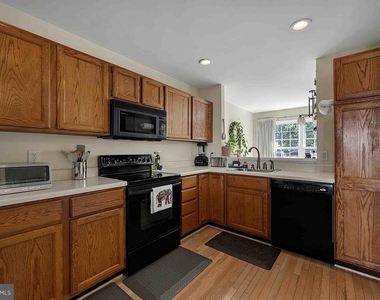 5668 Gosling Drive - Photo Thumbnail 12