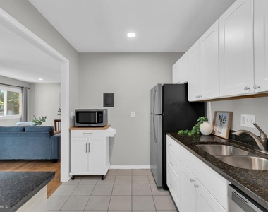 2908 Kings Chapel Road - Photo Thumbnail 10