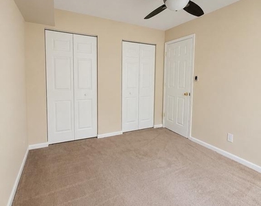 5800 Orchard Hill Court - Photo Thumbnail 10