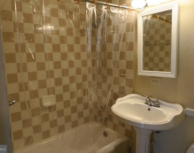 5801 Quantrell Avenue - Photo Thumbnail 12