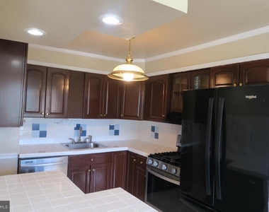5801 Quantrell Avenue - Photo Thumbnail 4
