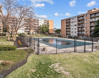 5801 Quantrell Avenue - Photo Thumbnail 20