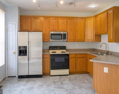 3857 Eisenhower Avenue - Photo Thumbnail 6