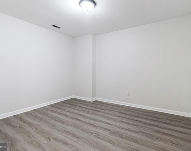 208 Ellsworth Street - Photo Thumbnail 26