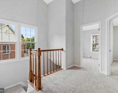 208 Ellsworth Street - Photo Thumbnail 12