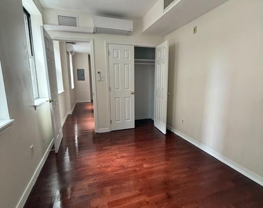 118 S 12th Street - Photo Thumbnail 6