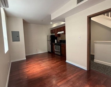 118 S 12th Street - Photo Thumbnail 2